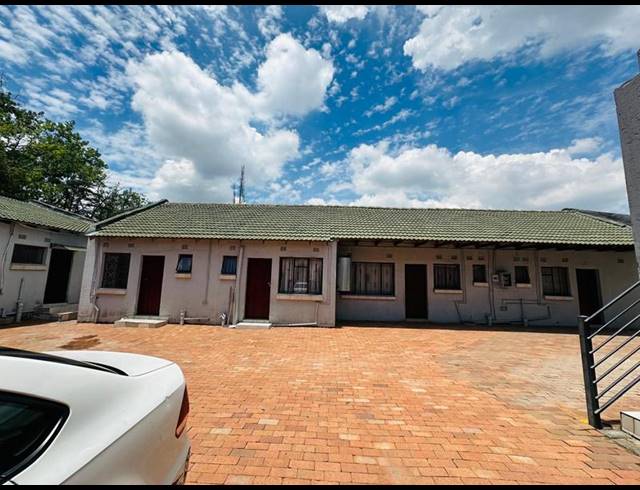 27 BEDROOM HOUSE FOR SALE IN DELVILLE